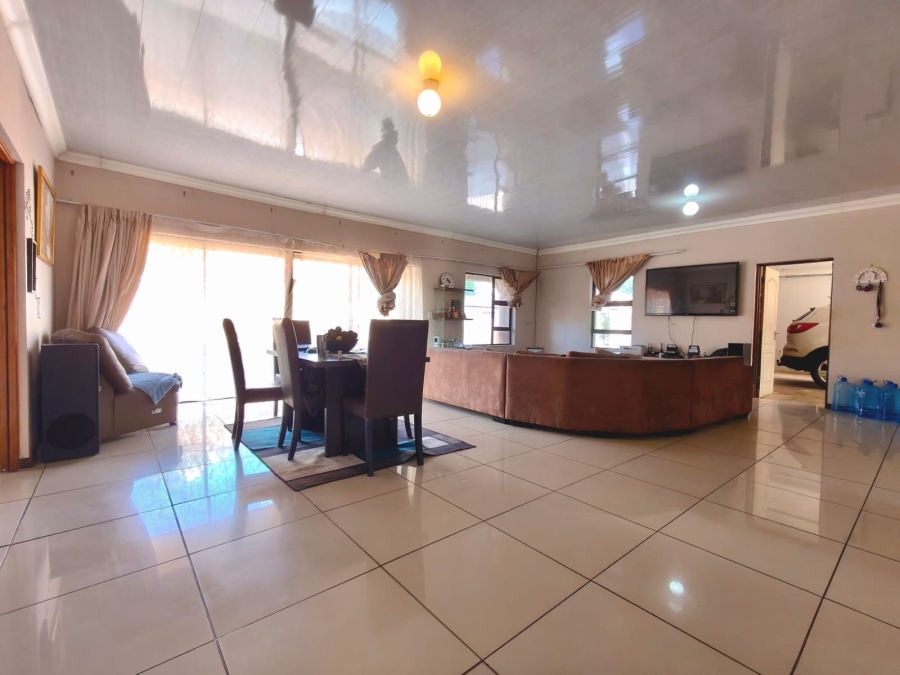4 Bedroom Property for Sale in Mooivallei Park North West
